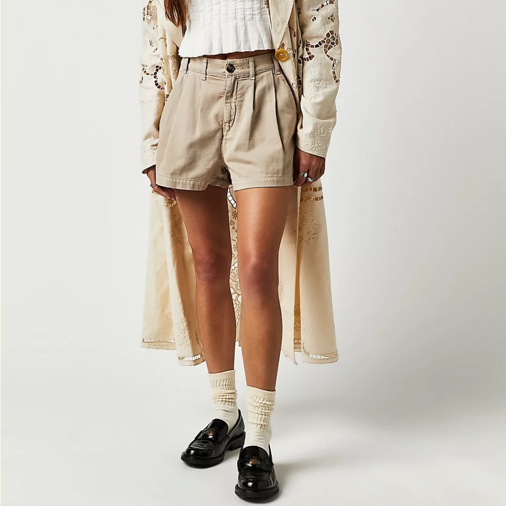 NWOT Billie chino shorts by Free People in size 10